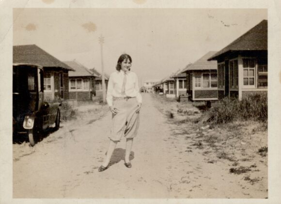 Picture of the Day No. 116 – “A POPULAR FASHION TREND AMONG THE YOUNGER SET IN THE EARLY 1920s AT STONE HARBOR, N. J.”