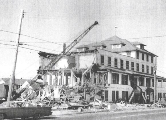 PICTURE OF THE DAY No. 138 – “THE END OF AN ERA: THE SHELTER HAVEN HOTEL BEING DEMOLISHED IN 1961” PICTURE OF THE DAY No. 138 – “THE END OF AN ERA: THE SHELTER HAVEN HOTEL BEING DEMOLISHED IN 1961”