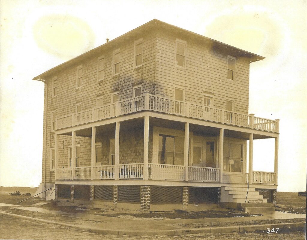 close-up view of what would, by the early 1910s, become known as the Hines Building as a newly named guest house.